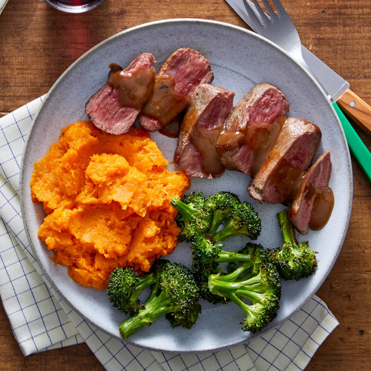 Roasted Beef with Sweet Potato Mash, Blanched Broccolini & Roasted Capsicum (NDIS)